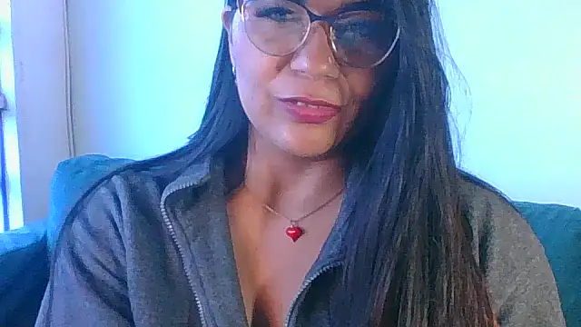 Luna Dumont online show from March 8, 2026, 3:37 pm