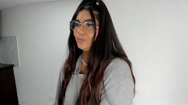 Luna Dumont online show from November 16, 2025, 11:19 pm