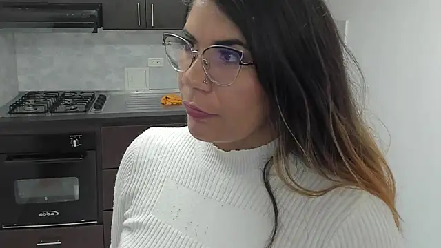 Luna Dumont online show from March 18, 2025, 11:11 am