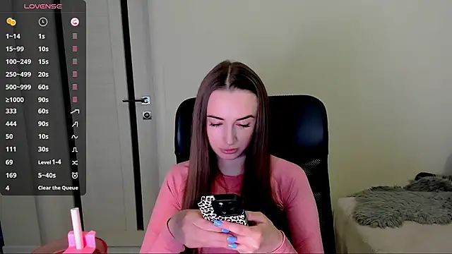 Snapshot of Kimmberr chatting on October 28, 2025, 6:56 am Kimmberr online show from October 28, 2025, 6:56 am