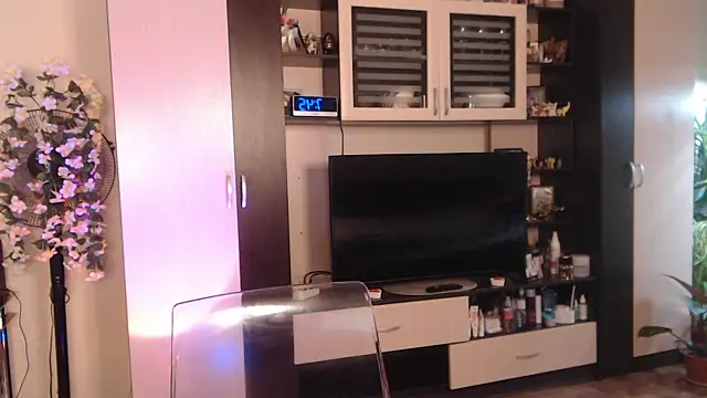 SheilaRyan online show from October 10, 2025, 4:46 am