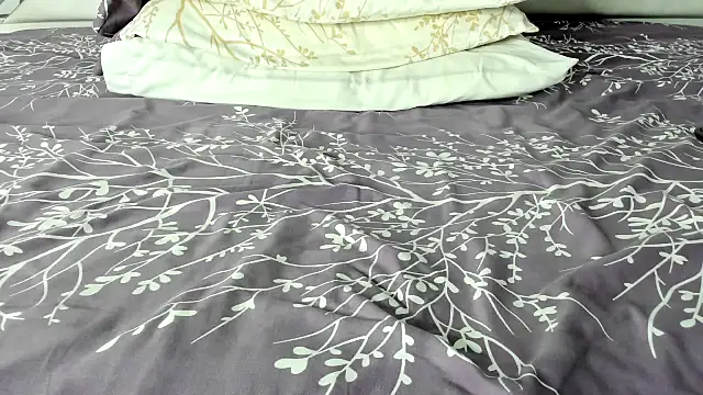 Snapshot of maybelline69 chatting on November 14, 2025, 10:02 pm maybelline69 online show from November 14, 2025, 10:02 pm