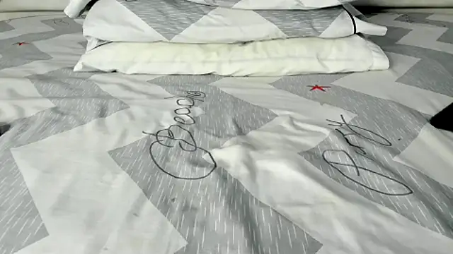 Snapshot of maybelline69 chatting on October 18, 2025, 8:11 pm maybelline69 online show from October 18, 2025, 8:11 pm