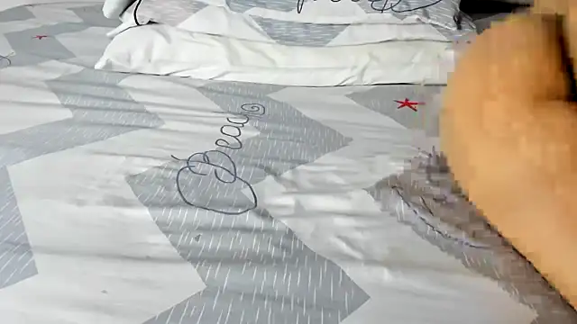 Snapshot of maybelline69 chatting on October 17, 2025, 8:10 pm maybelline69 online show from October 17, 2025, 8:10 pm