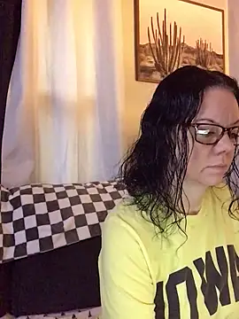 SidneyRaee online show from November 24, 2025, 3:01 pm