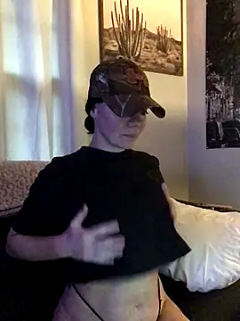 SidneyRaee online show from October 28, 2025, 3:55 pm