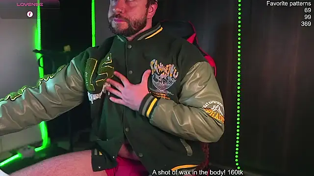 Snapshot of just_maxii chatting on February 6, 2026, 1:01 am just maxii online show from February 6, 2026, 1:01 am