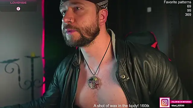 Snapshot of just_maxii chatting on January 19, 2026, 12:25 am just maxii online show from January 19, 2026, 12:25 am