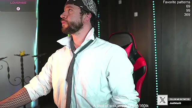 Snapshot of just_maxii chatting on February 18, 2026, 8:05 pm just maxii online show from February 18, 2026, 8:05 pm