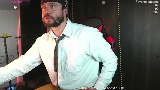 Snapshot of just_maxii chatting on February 13, 2026, 6:08 pm just maxii online show from February 13, 2026, 6:08 pm