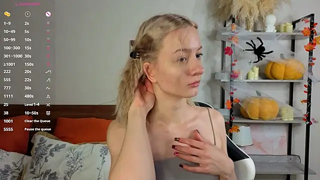 IdaValenti online show from November 7, 2025, 11:08 pm