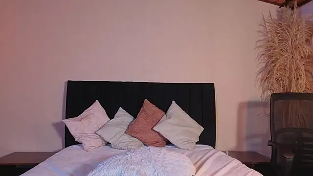 kassandra james online show from June 23, 2026, 12:14 pm