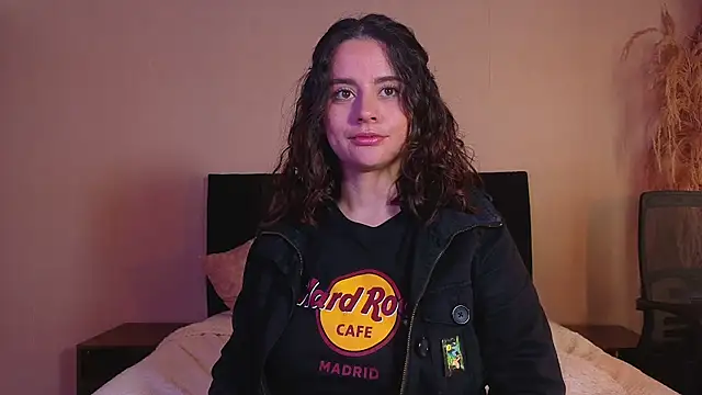 kassandra james online show from July 28, 2026, 3:21 pm
