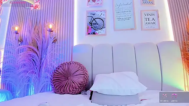 carolriveraa  online show from November 4, 2025, 9:29 pm