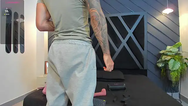 Snapshot of Apolo_Bianco_ chatting on September 9, 2025, 11:25 pm Apolo Bianco  online show from September 9, 2025, 11:25 pm