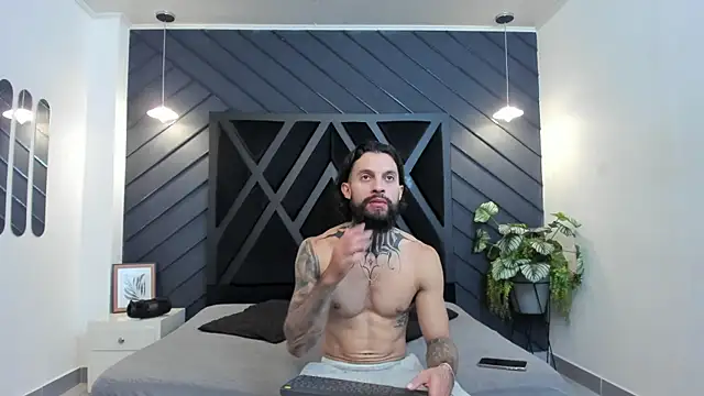 Snapshot of Apolo_Bianco_ chatting on September 20, 2025, 11:32 pm Apolo Bianco  online show from September 20, 2025, 11:32 pm