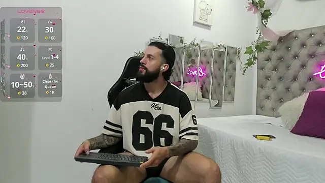 Snapshot of Apolo_Bianco_ chatting on December 4, 2024, 12:30 pm Apolo Bianco  online show from December 4, 2024, 12:30 pm