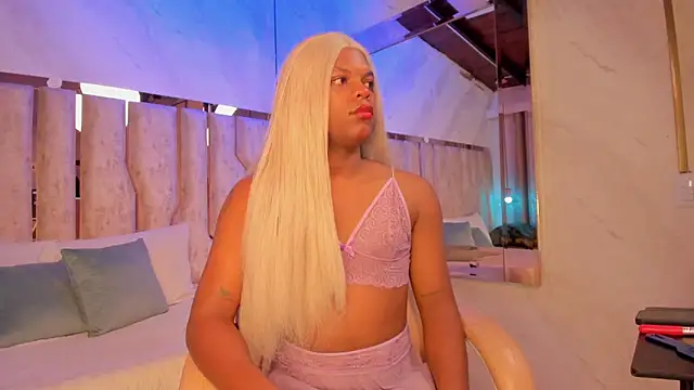 Snapshot of ari_monet chatting on February 11, 2026, 11:54 am ari monet online show from February 11, 2026, 11:54 am