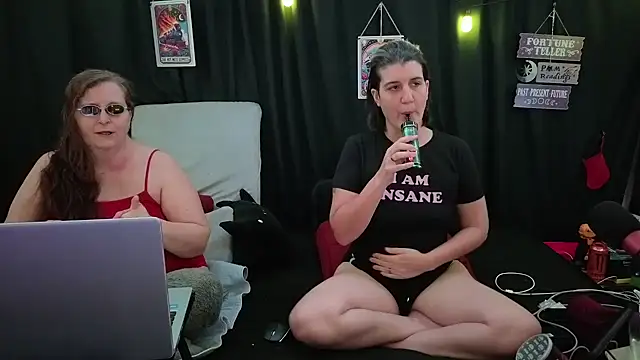 Snapshot of Sexy_Mama-69 chatting on November 25, 2025, 5:35 pm Sexy Mama-69 online show from November 25, 2025, 5:35 pm