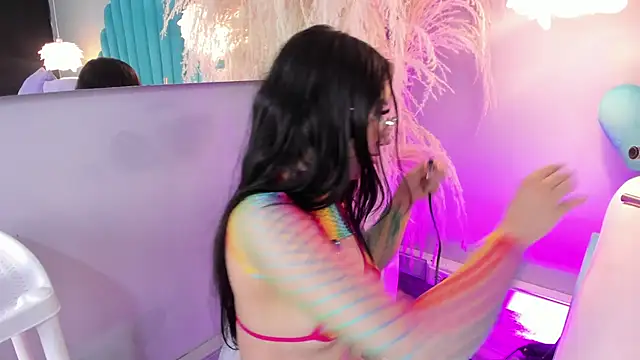 Snapshot of EriKlein chatting on November 8, 2025, 8:34 pm EriKlein online show from November 8, 2025, 8:34 pm