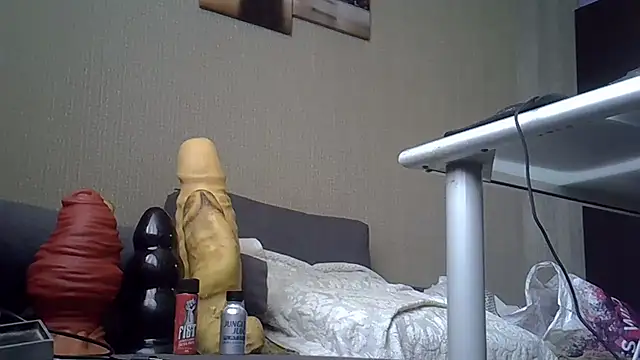 Snapshot of FISTCAMM chatting on October 18, 2025, 10:39 am FISTCAMM online show from October 18, 2025, 10:39 am