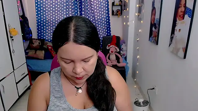 claryssa  online show from December 2, 2025, 7:59 pm