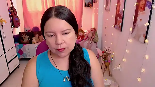 Snapshot of claryssa_ chatting on May 8, 2026, 6:23 pm claryssa online show from May 8, 2026, 6:23 pm