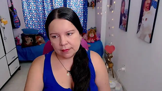 claryssa  online show from March 5, 2026, 3:52 pm