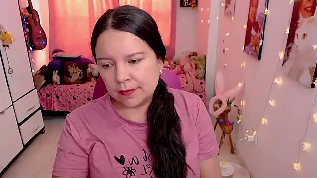 Snapshot of claryssa_ chatting on April 24, 2026, 6:10 pm claryssa online show from April 24, 2026, 6:10 pm
