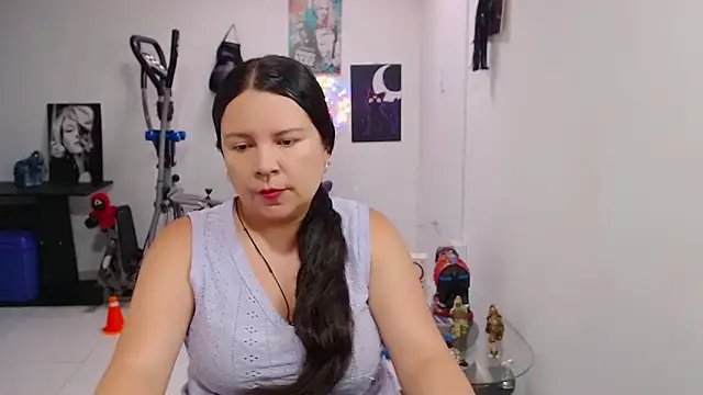 Snapshot of claryssa_ chatting on June 3, 2026, 8:24 pm claryssa online show from June 3, 2026, 8:24 pm