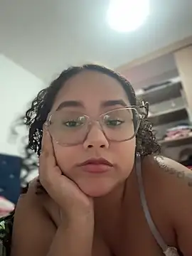 Snapshot of CurlyGirl_1 chatting on June 8, 2026, 1:39 am CurlyGirl 1 online show from June 8, 2026, 1:39 am