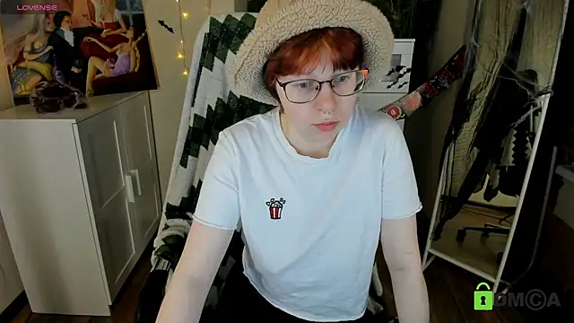 Melissa Wells online show from November 1, 2025, 10:25 pm