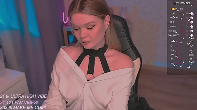 VeronaAura online show from October 10, 2025, 9:37 pm