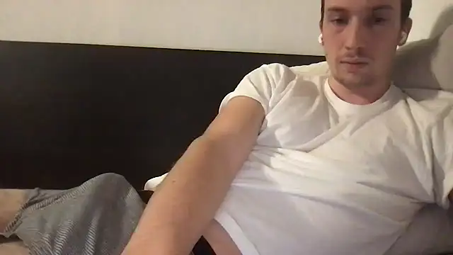 hungandfun05 online show from February 6, 2025, 5:19 pm