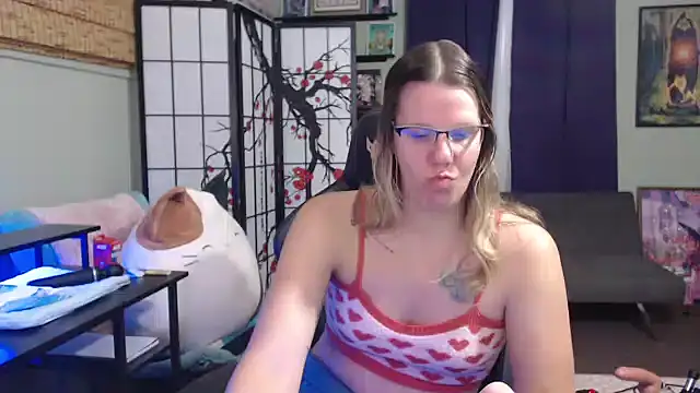 Sarahtineke online show from October 27, 2025, 4:19 pm