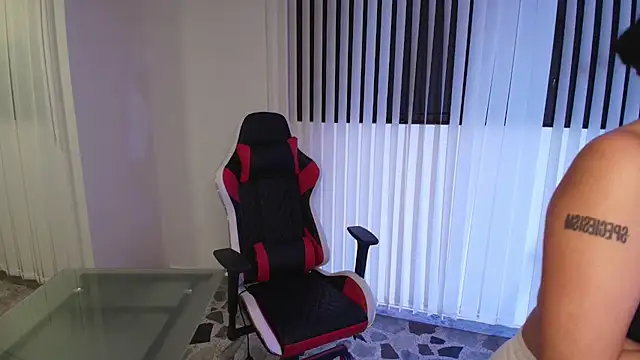 NicolRoss  online show from January 11, 2025, 2:09 am