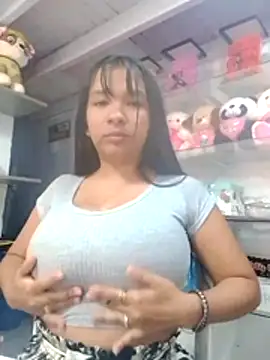 VivienAndClark online show from November 5, 2025, 4:10 pm