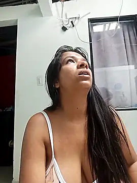 VivienAndClark online show from November 23, 2025, 5:45 pm