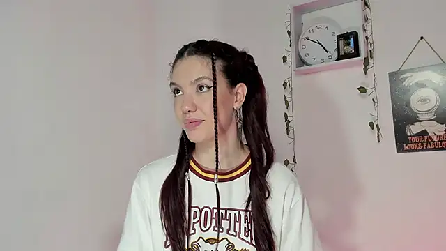 Snapshot of Emperatriiz chatting on December 25, 2024, 9:54 pm Emperatriiz online show from December 25, 2024, 9:54 pm