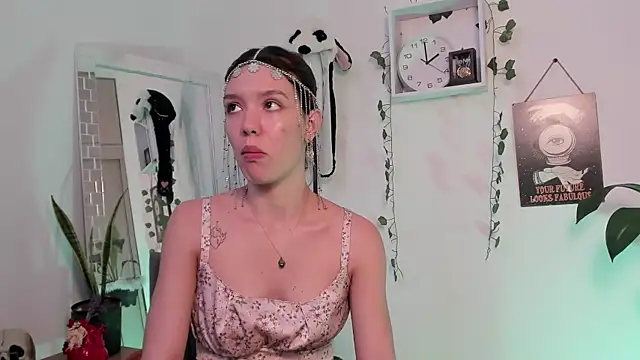 Snapshot of Emperatriiz chatting on January 20, 2025, 7:04 pm Emperatriiz online show from January 20, 2025, 7:04 pm
