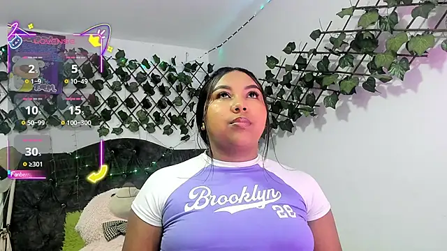 PaulinaSwan online show from October 14, 2025, 3:29 am