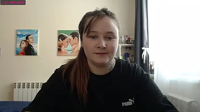 Snapshot of Light_Luna chatting on March 8, 2025, 9:39 am Light Luna online show from March 8, 2025, 9:39 am
