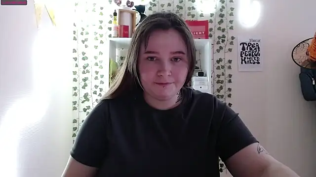 Snapshot of Light_Luna chatting on January 21, 2025, 10:08 am Light Luna online show from January 21, 2025, 10:08 am