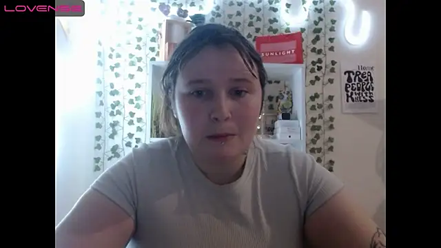Snapshot of Light_Luna chatting on January 14, 2025, 11:42 am Light Luna online show from January 14, 2025, 11:42 am