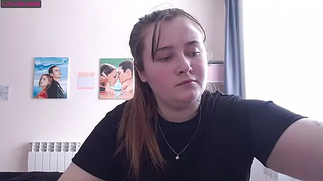 Snapshot of Light_Luna chatting on March 23, 2025, 6:37 am Light Luna online show from March 23, 2025, 6:37 am