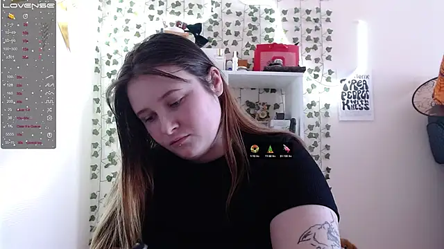 Snapshot of Light_Luna chatting on February 6, 2025, 8:39 am Light Luna online show from February 6, 2025, 8:39 am