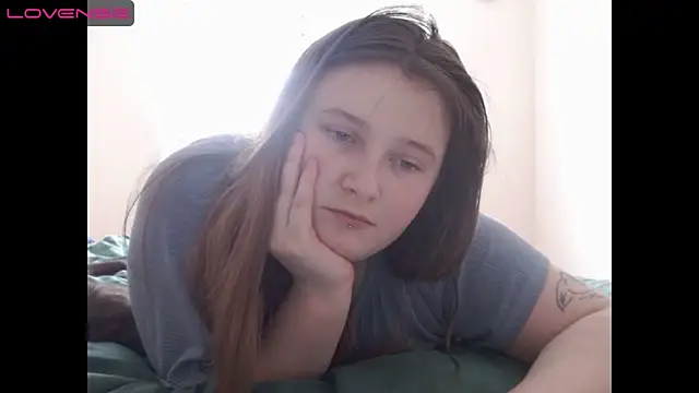 Snapshot of Light_Luna chatting on January 5, 2025, 8:32 am Light Luna online show from January 5, 2025, 8:32 am