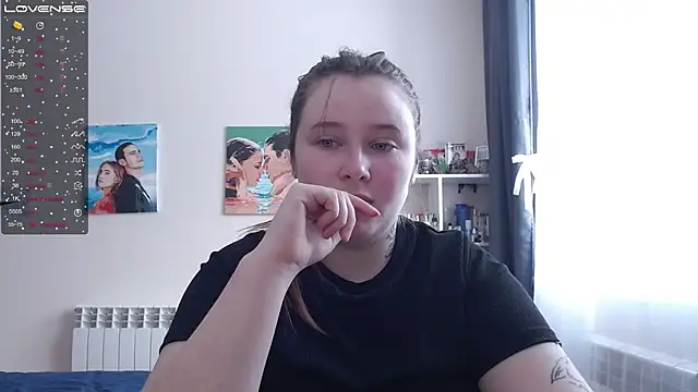 Snapshot of Light_Luna chatting on February 27, 2025, 4:02 am Light Luna online show from February 27, 2025, 4:02 am