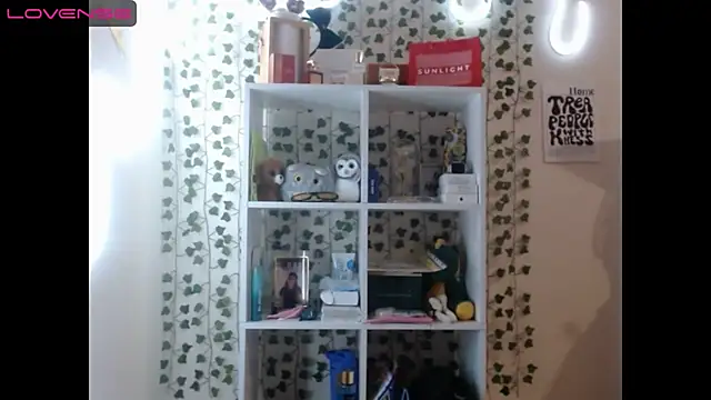 Snapshot of Light_Luna chatting on January 15, 2025, 12:58 pm Light Luna online show from January 15, 2025, 12:58 pm