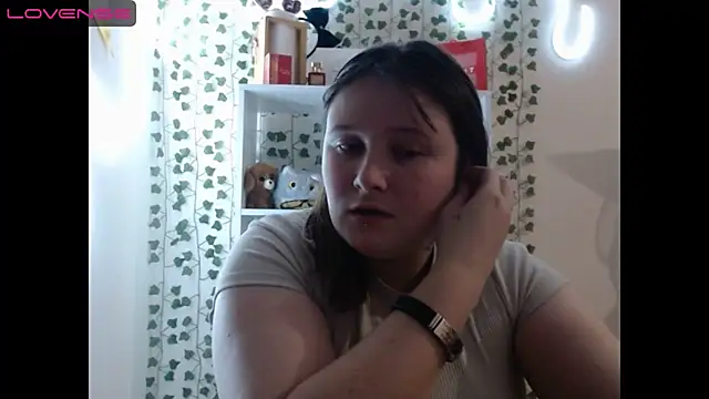 Snapshot of Light_Luna chatting on January 12, 2025, 5:01 pm Light Luna online show from January 12, 2025, 5:01 pm